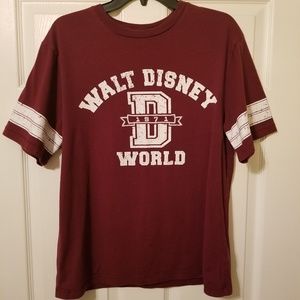Disney Park Walt Disney Tee size M